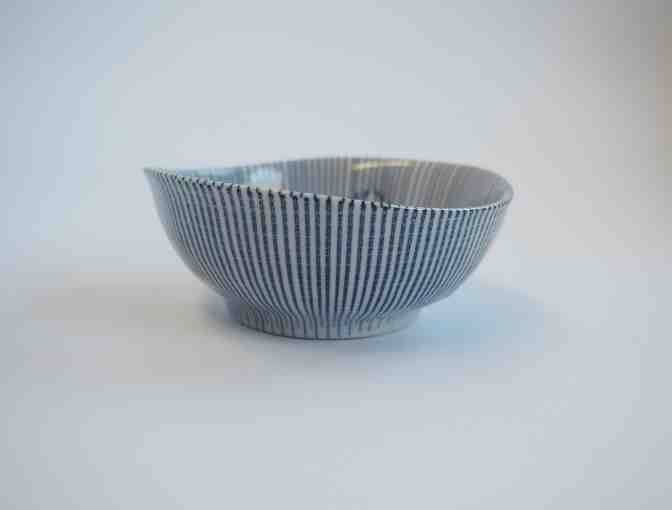Kotobuki Blue Striped Flower Bowl
