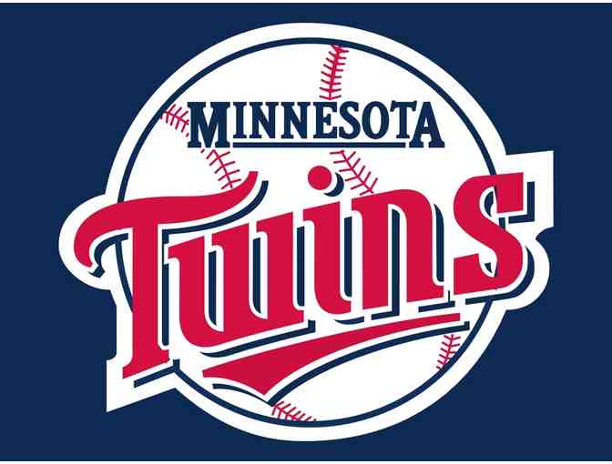 Minnesota Twins - 2 tickets in section 108 (lower) - Photo 1