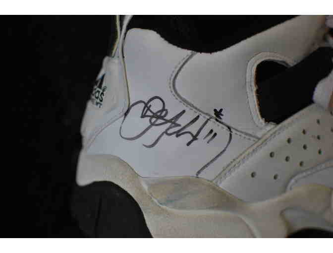 Ex SuperSonic HERSEY HAWKINS - Autographed Game Shoe