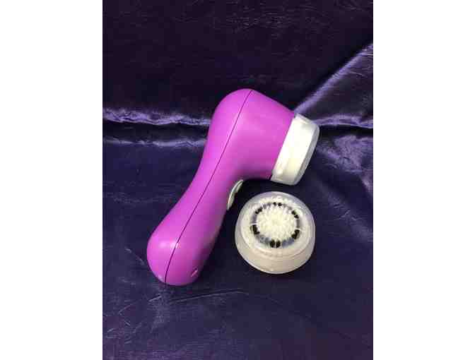 Clarisonic Mia 2 with Keith Haring Travel Bag and Additional Sensitive Brush Head