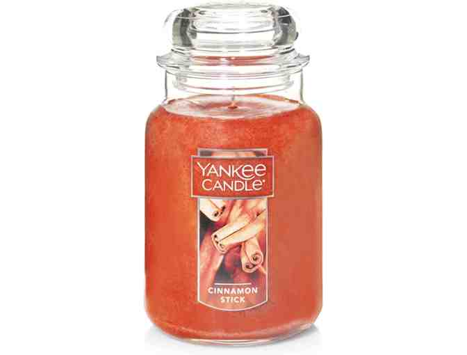 A Yankee Candle Basket- Great Gift!