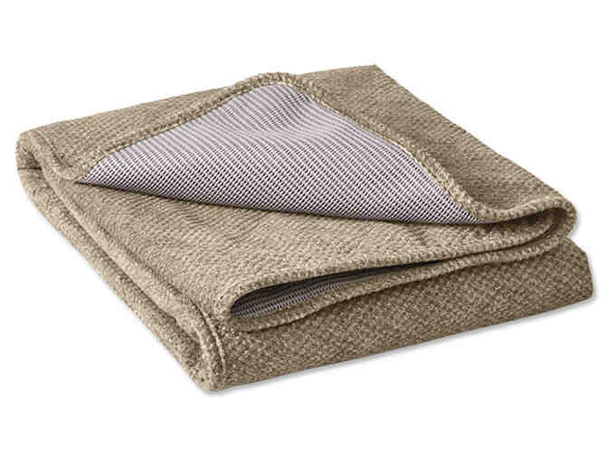 Orvis Grip-Tight Large Brown Tweed Quilted Throw