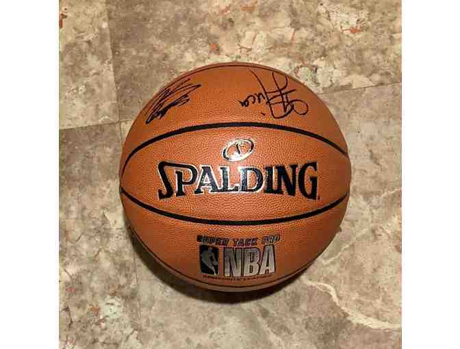2019-20 LA Clippers Team Autographed Basketball