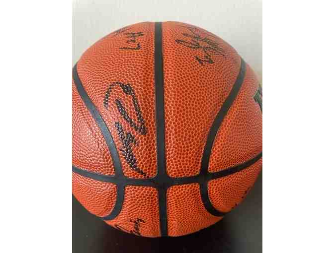 2021-22 LA Clippers Team Autographed Basketball