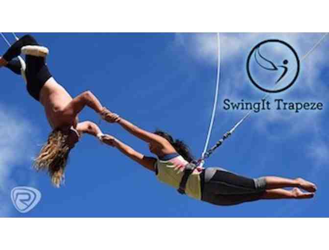 1 Trapeze Session for two people at Swingit Trapeze