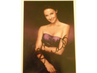 Ashley Judd autographed 8x10 photograph