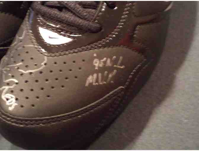 Barry Larkin autographed cleats