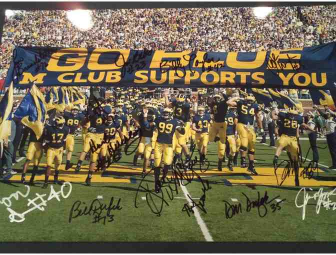 'Bo's Boys' photograph autographed by Butch Woolfolk, Ron Simpkins and 11 other M players