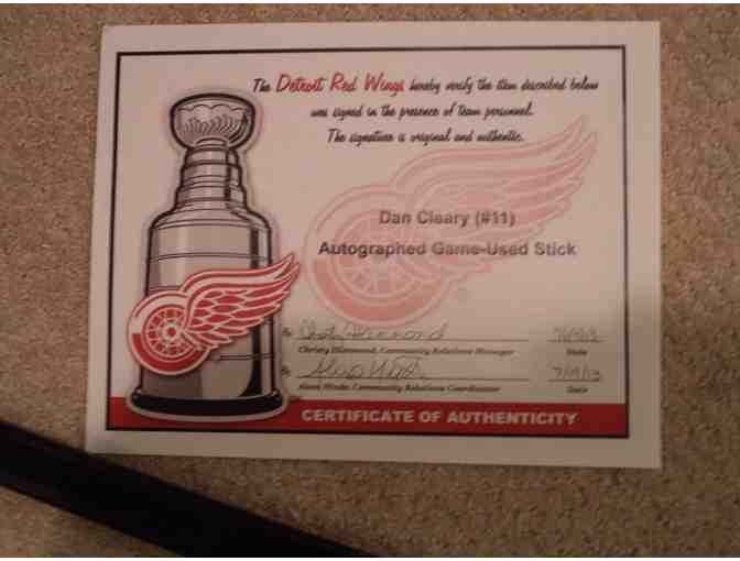 Dan Cleary autographed hockey stick with Red Wings Certificate of Authenticity