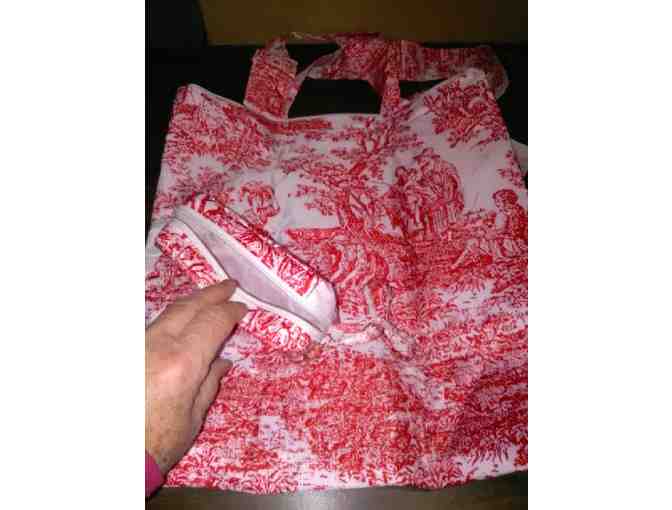 HANDY TOTE WITH CARRYING BAG