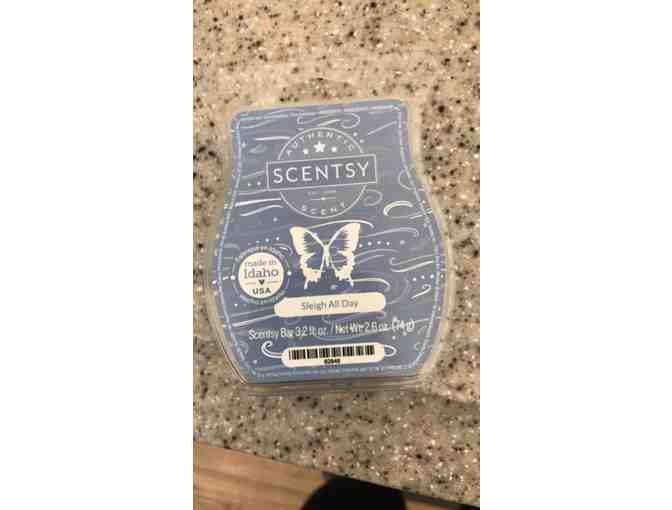 Scentsy Warmer - 'Hope, Strength & Love' with Sleigh All Day Scent Bar