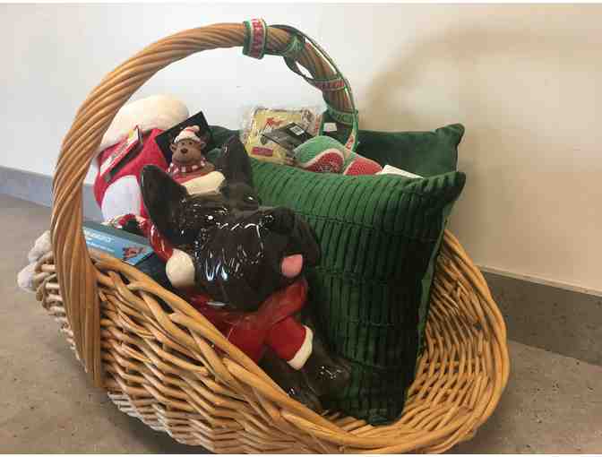 Holiday Pet Themed Basket!