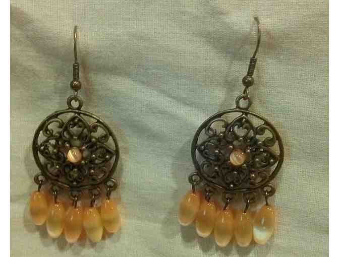 Round-Shaped Earrings with Salmon-Colored Beads