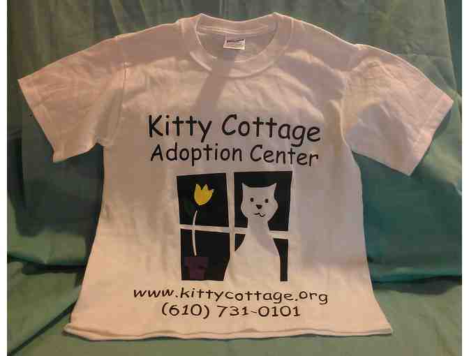 'Classic Style' White Kitty Cottage T-Shirt - Child's Medium