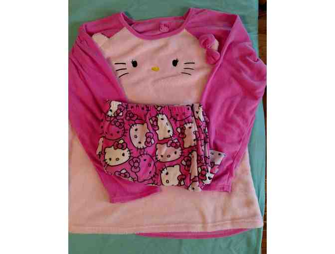 Women's 'Hello Kitty' Pajama Set