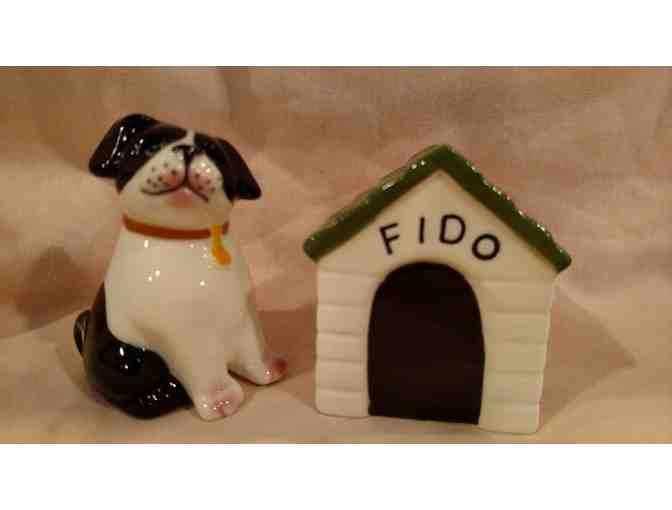 Salt & Pepper Shaker Set - Dog 'Fido' and Doghouse