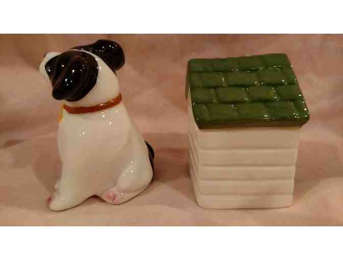 Salt & Pepper Shaker Set - Dog 'Fido' and Doghouse