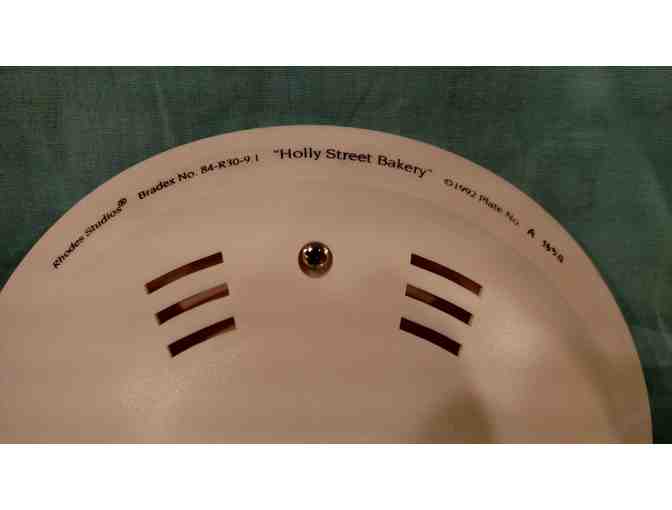 'Holly Street Bakery' Lighted Plate