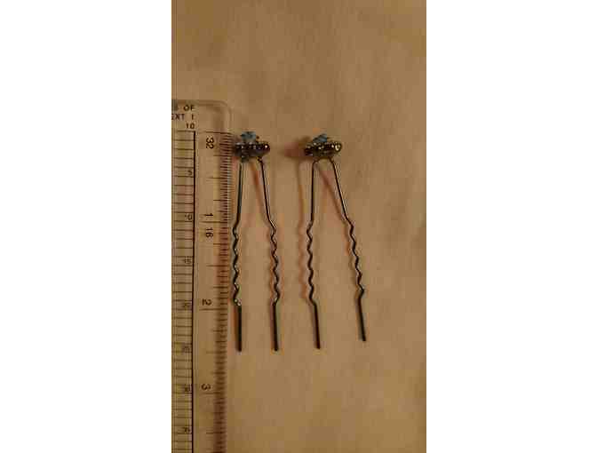 Hairpin With Blue Rose-Shaped Beads