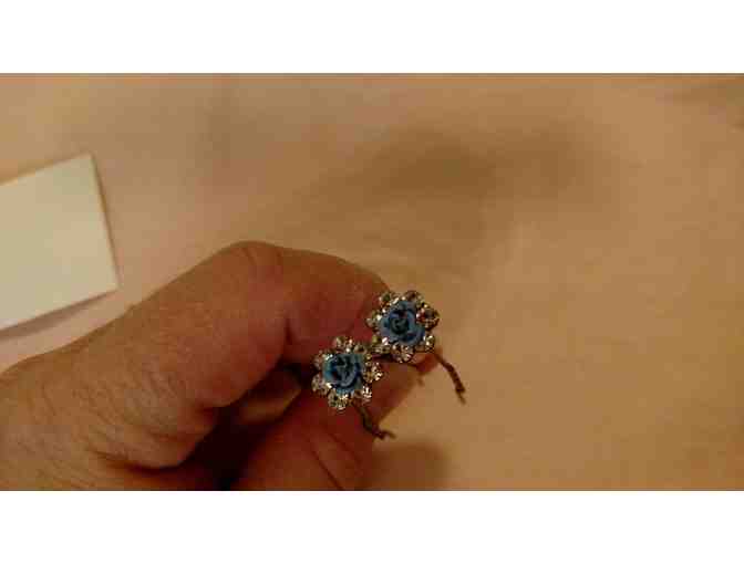 Hairpin With Blue Rose-Shaped Beads