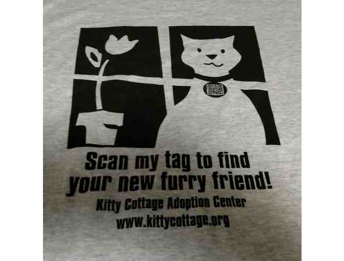 Adult Large Kitty Cottage Crew Neck T-Shirt in Grey - Photo 3
