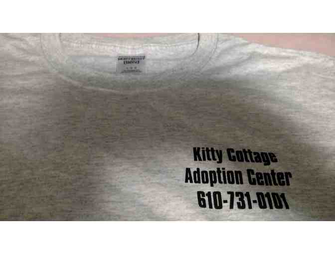 Adult Large Kitty Cottage Crew Neck T-Shirt in Grey - Photo 4