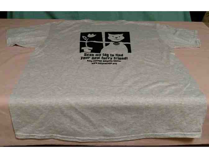 Adult Large Kitty Cottage Crew Neck T-Shirt in Grey - Photo 2