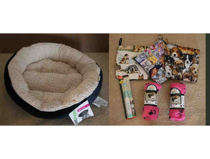 Cat/Dog Bed with Accessories