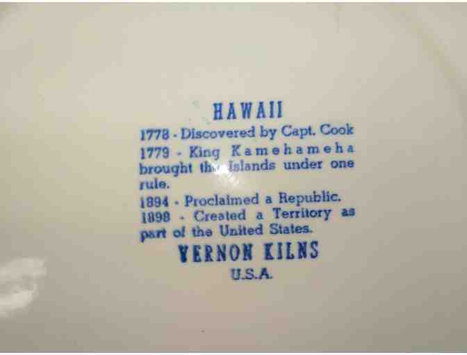 4 Highly Collectible Hawaii Plates