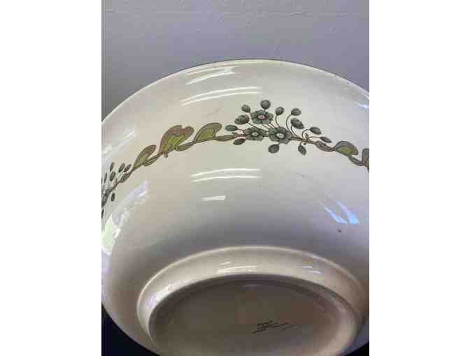 Wedgwood Eturia serving bowl, 1899