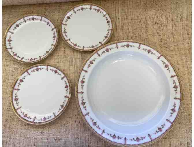 3 Antique Haviland And Co. Plates and 1 Serving Bowl - Photo 1