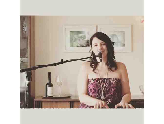 Shannon Curtis: Private House Concert