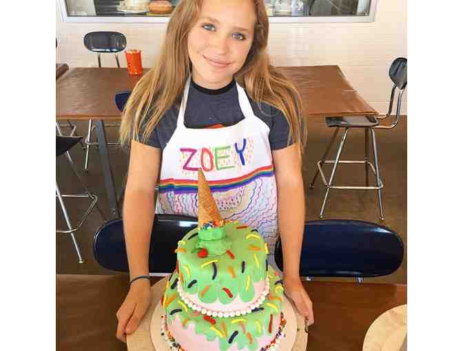 Duff's Cakemix: Cake Decorating Experience for 2 at DIY Dessert Design Studio