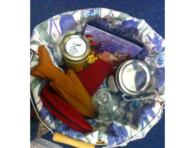 Big Bird Brand  Gourmet Picnic Basket