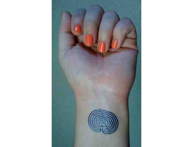 100 Temporary Labyrinth Tattoos - Photo 1