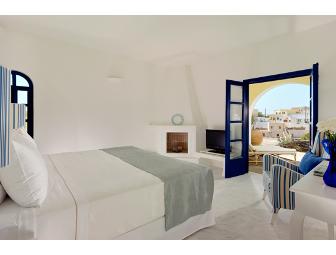 Vedema Resort (Santorini) 7 nights in Olympian villa plus...