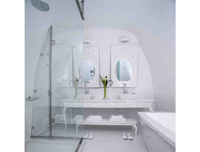 CANAVES OIA SUITS- SANTORINI, Greece