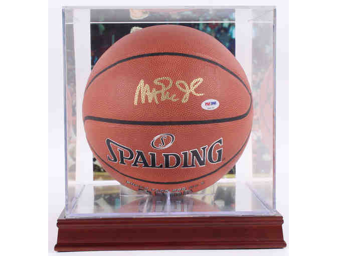 Magic Johnson Signed & Authenticated Official NBA Basketball with Display Case