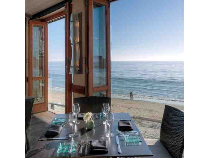 Surf & Sand 1 Night Stay and Dining for 2 at Splashes!