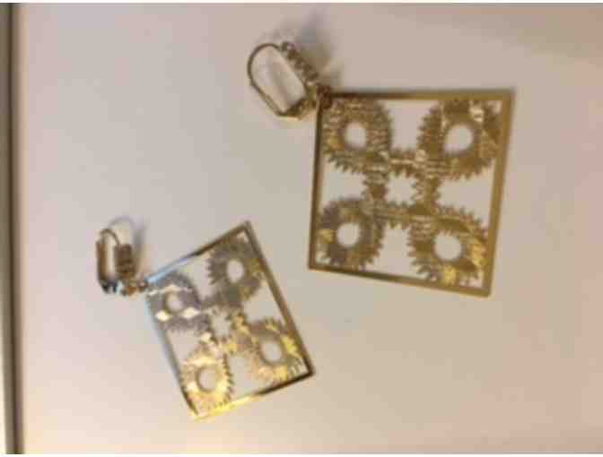 14K yellow gold-plated square decorated pierced earrings (P) - Photo 1