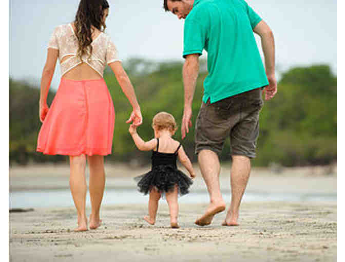 One Hour Family Photo Session by Tamarindo Family Photos, for up to 6 People