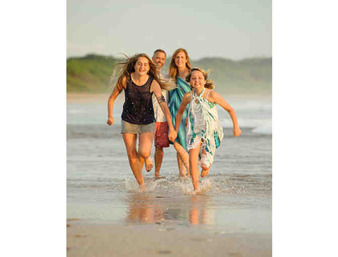 One Hour Family Photo Session by Tamarindo Family Photos, for up to 6 People
