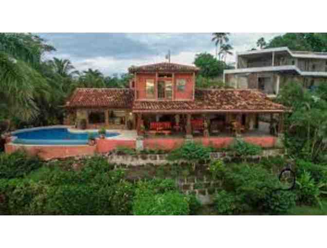 5 Night Stay in Casa Piedra, A Beautiful 5 Bedroom Oceanfront Home on Flamingo Beach