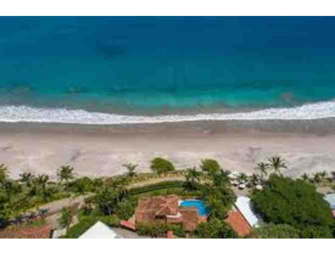 5 Night Stay in Casa Piedra, A Beautiful 5 Bedroom Oceanfront Home on Flamingo Beach
