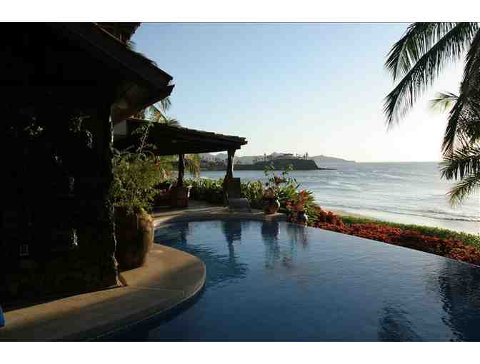 5 Night Stay in Casa Piedra, A Beautiful 5 Bedroom Oceanfront Home on Flamingo Beach
