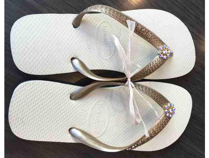 Havaianas Metallic Sand Flip Flops with Crystals  Size 6 1/2 - 7 1/2