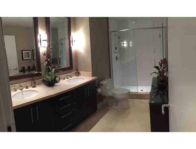 3 Night Stay in a gorgeous San Diego Condo Overlooking PETCO PARK