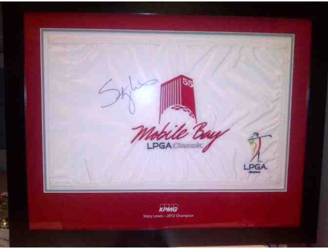 Stacy Lewis Autographed Pin Flag - Champion LPGA 2012