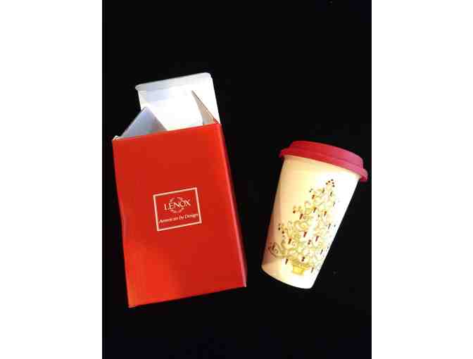Lenox ceramic 12 oz Christmas mug with rubber sipping lid