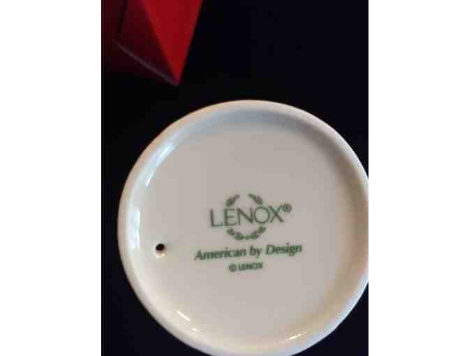 Lenox ceramic 12 oz Christmas mug with rubber sipping lid